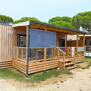Estivo Premium Deluxe Mobile Homes On Malibu Campingplatz